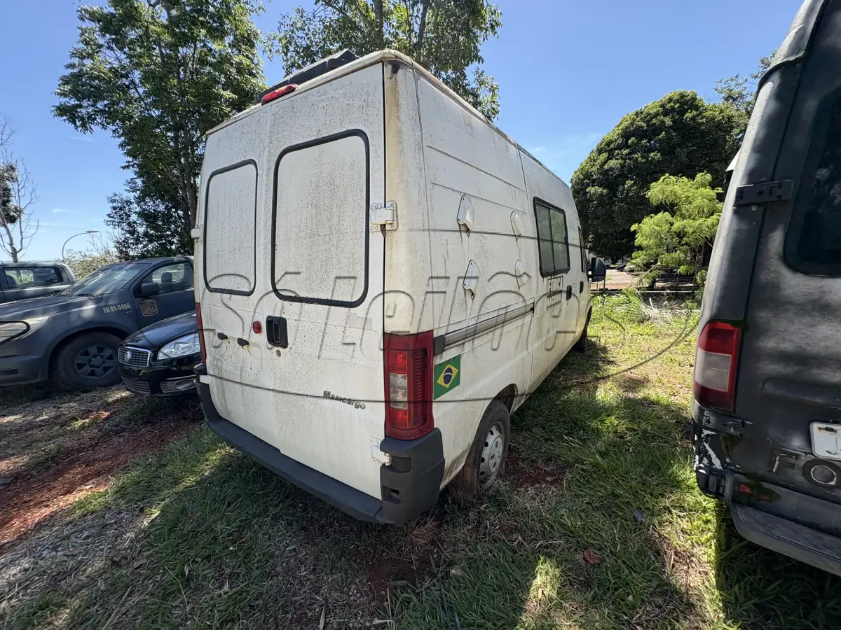 LOTE 026 - FURGÃO