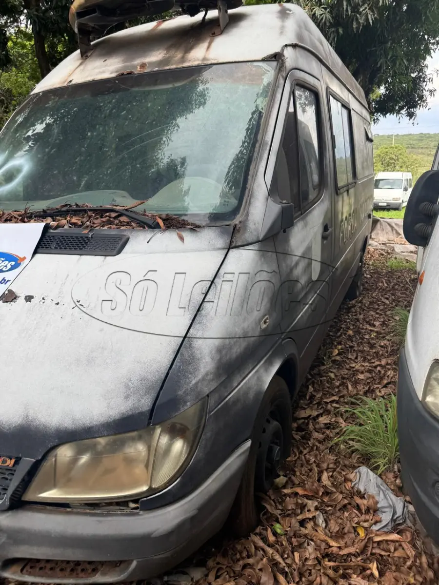 LOTE 030 - FURGÃO