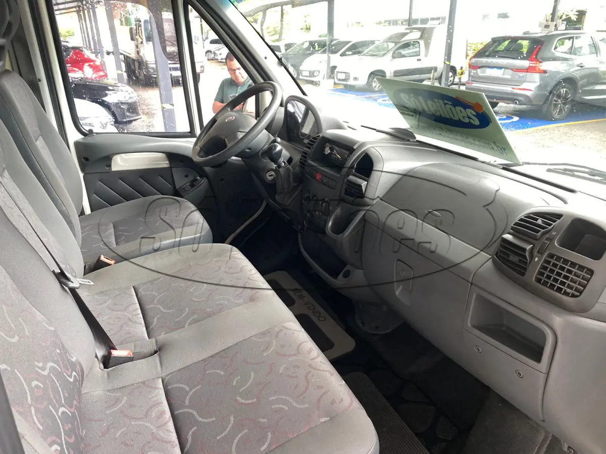 LOTE 001 - Utilitário / Furgão