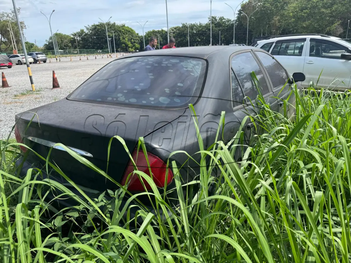 LOTE 010 - AUTOMOVEL