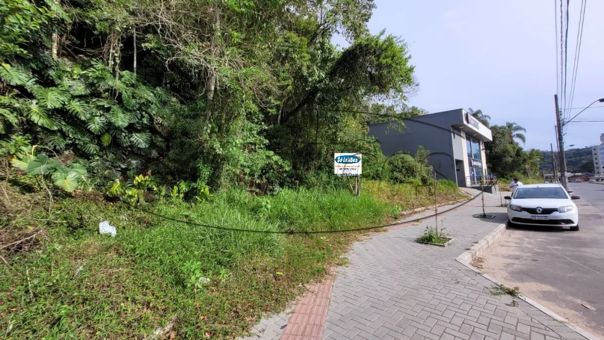 LOTE 001 - Terreno Urbano