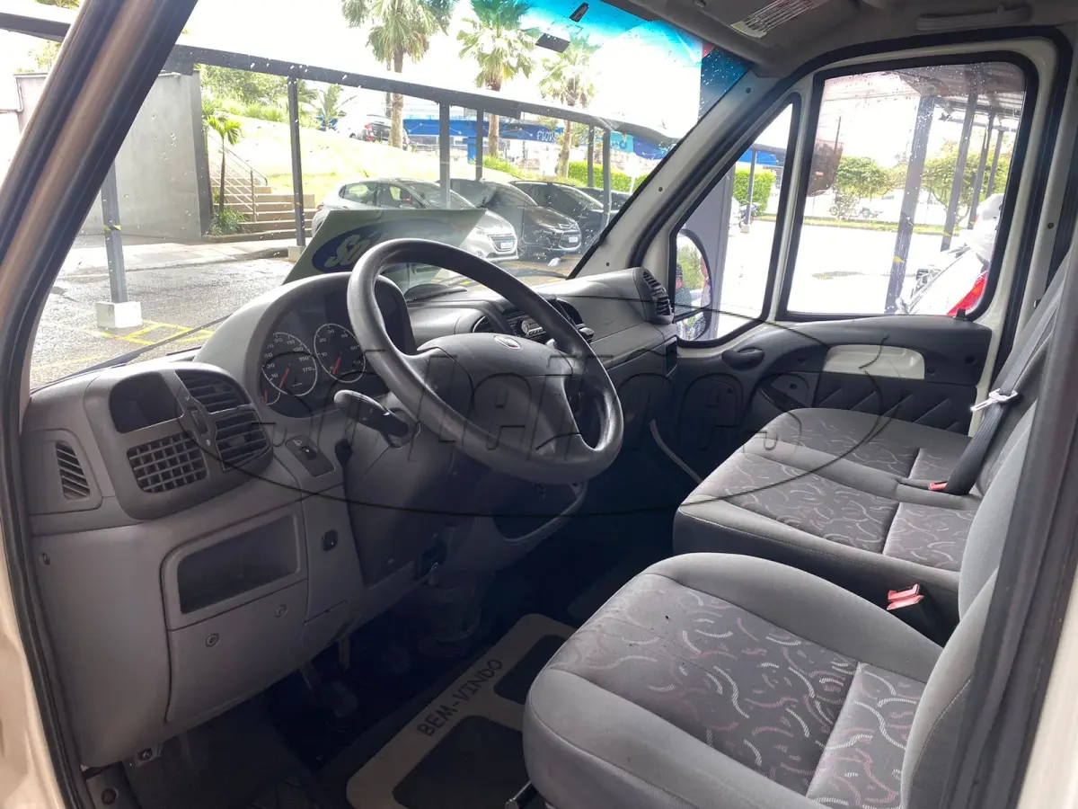 LOTE 001 - Utilitário / Furgão