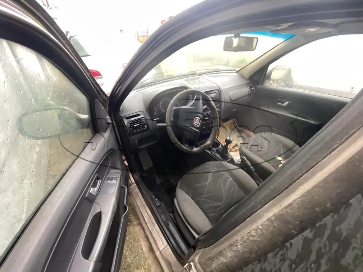 LOTE 016 - Automóvel