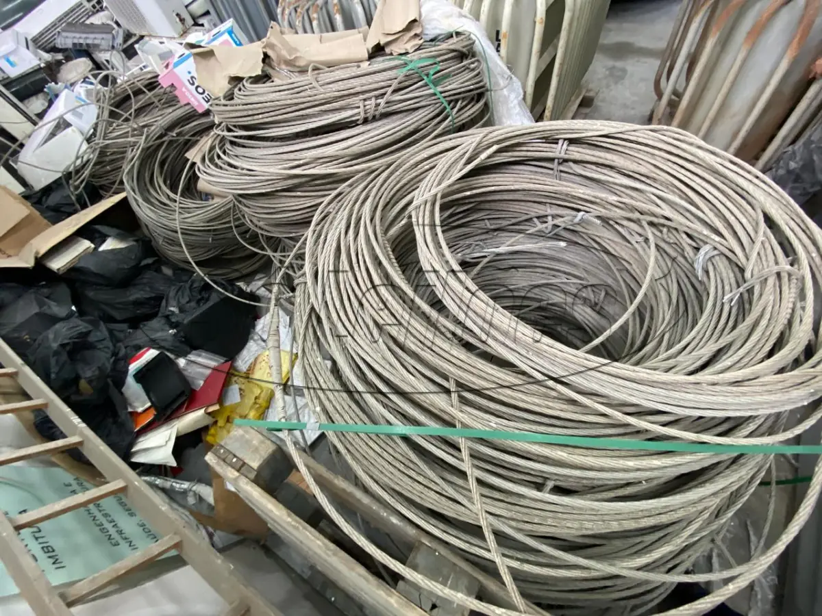 LOTE 004 - Cabos de Alumínio