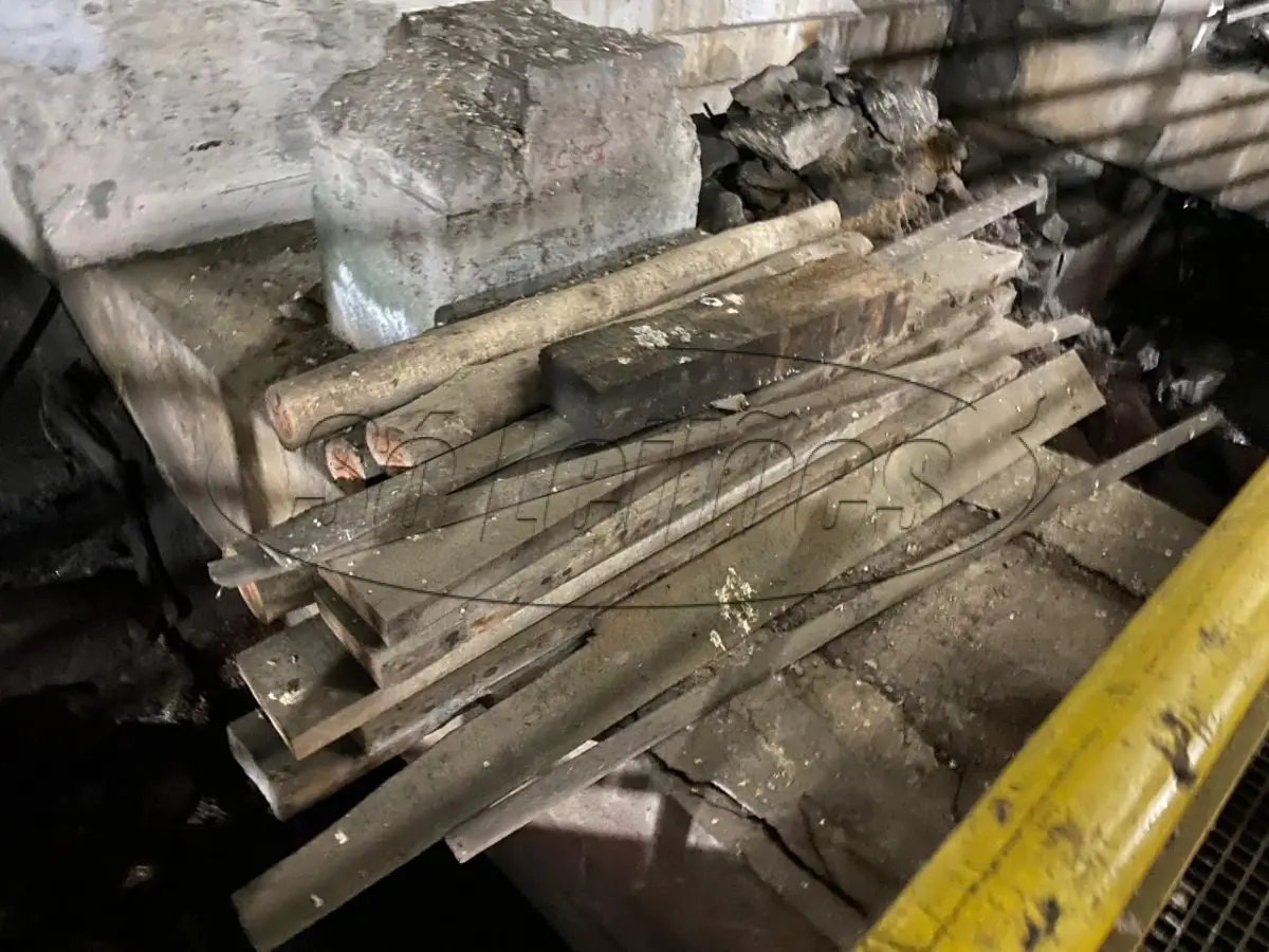 LOTE 014 - Vigas de madeira