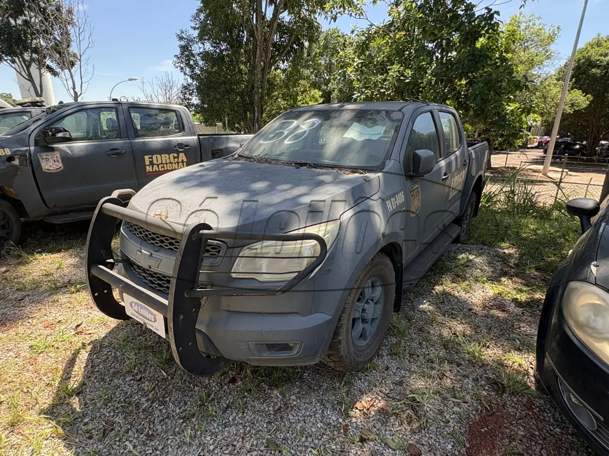 LOTE 038 - PICAPE