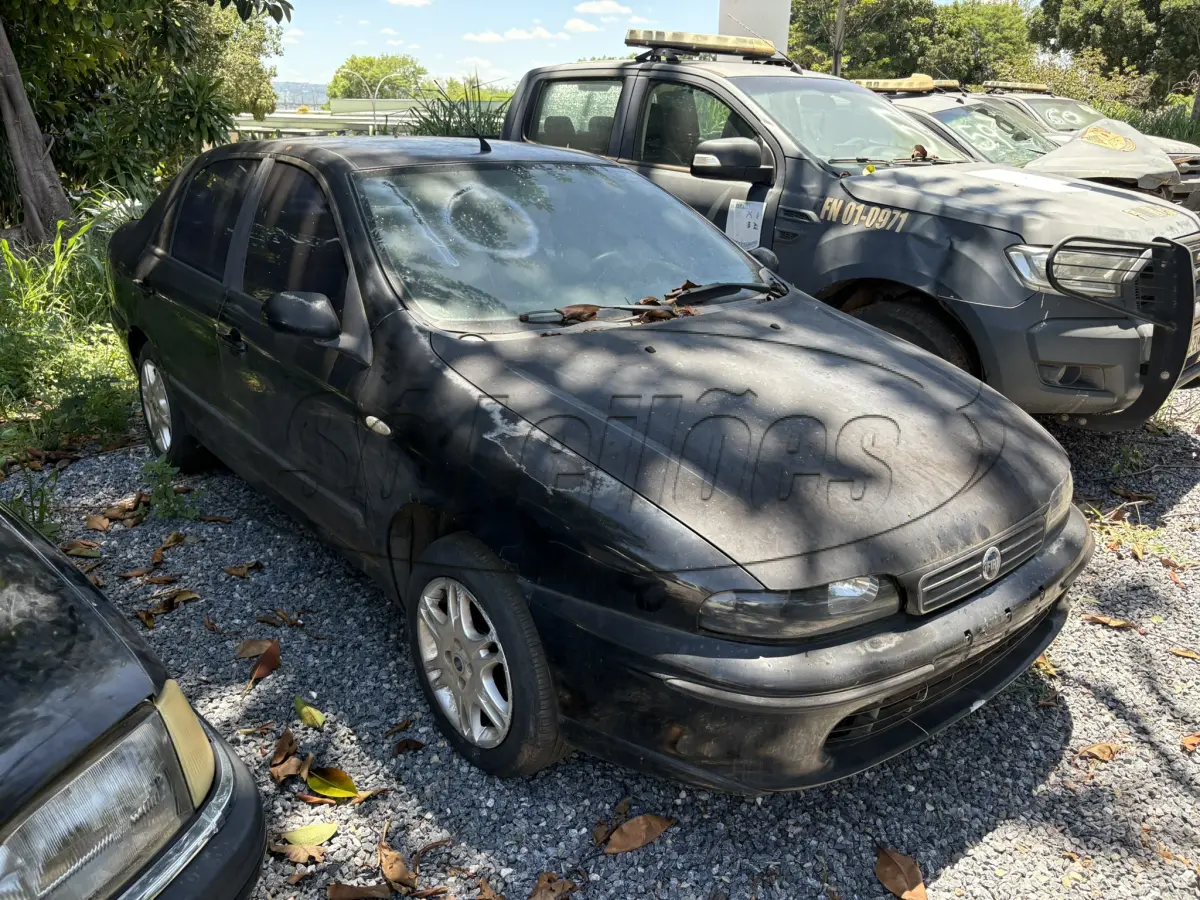 LOTE 010 - AUTOMOVEL