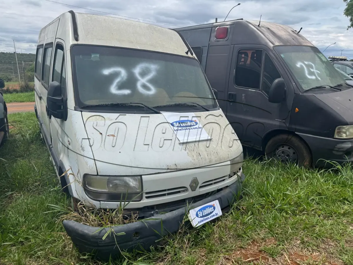 LOTE 028 - VAN