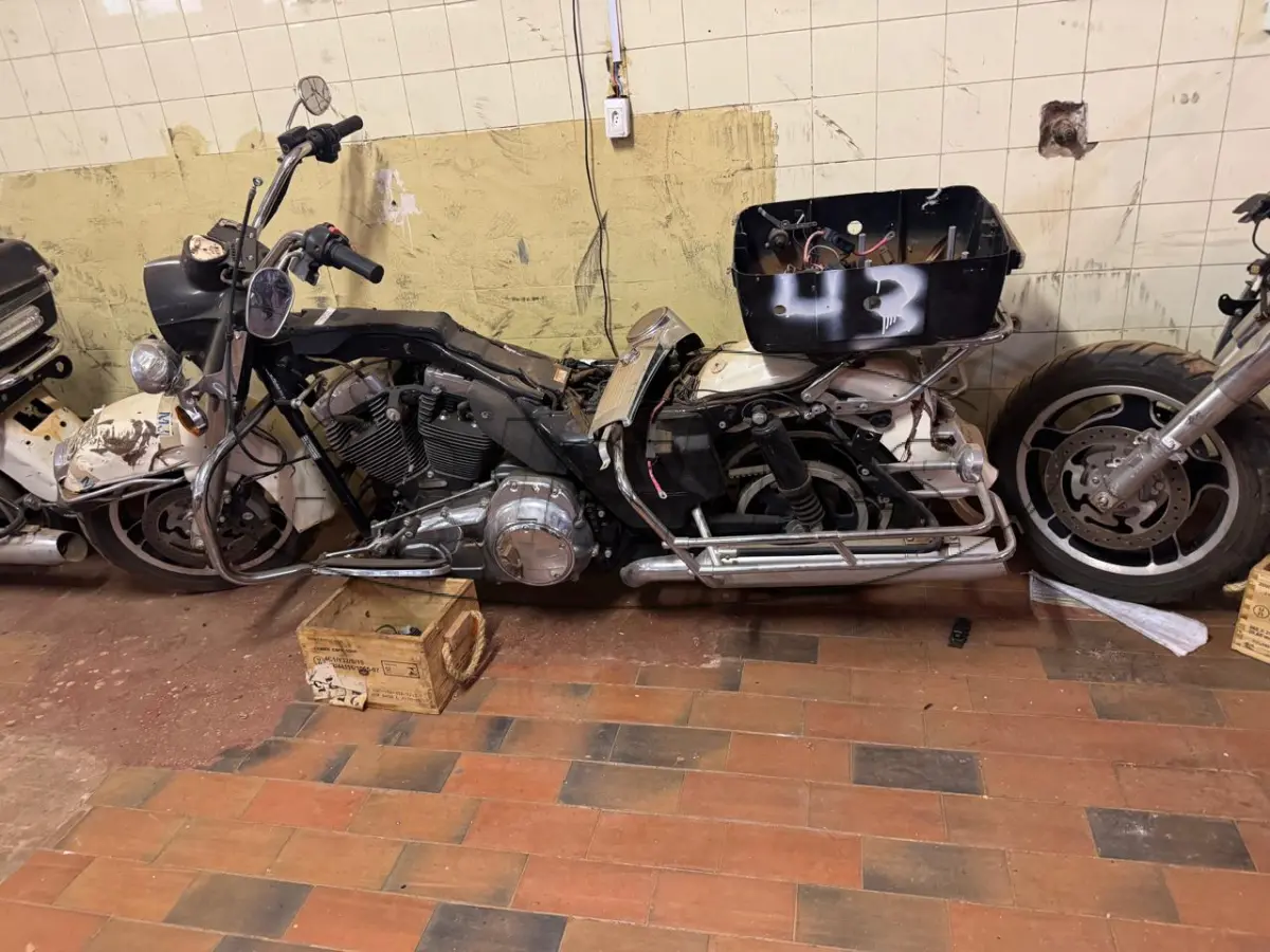 LOTE 043 - MOTOCICLETA