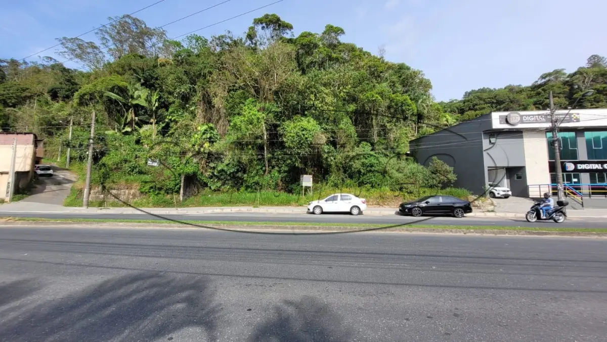 LOTE 001 - Terreno Urbano