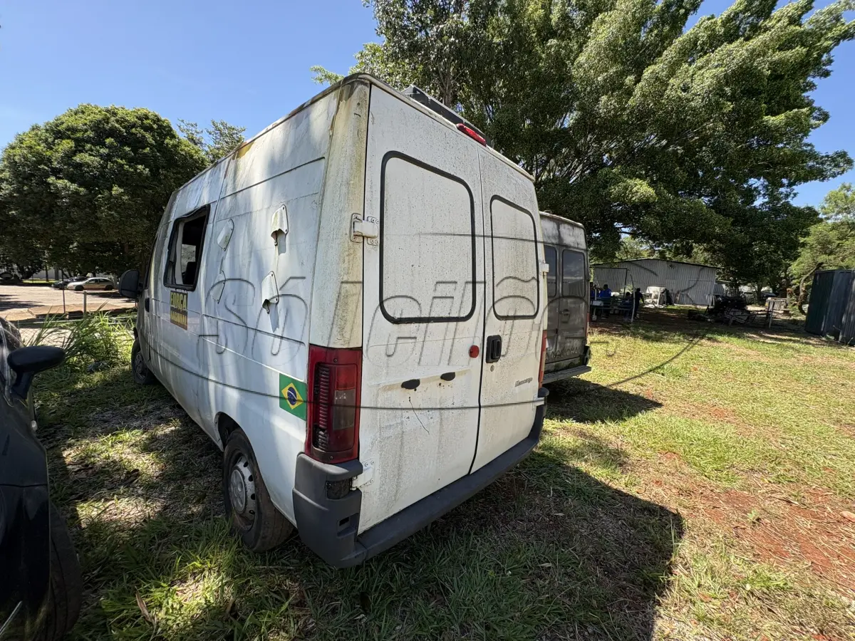 LOTE 026 - FURGÃO