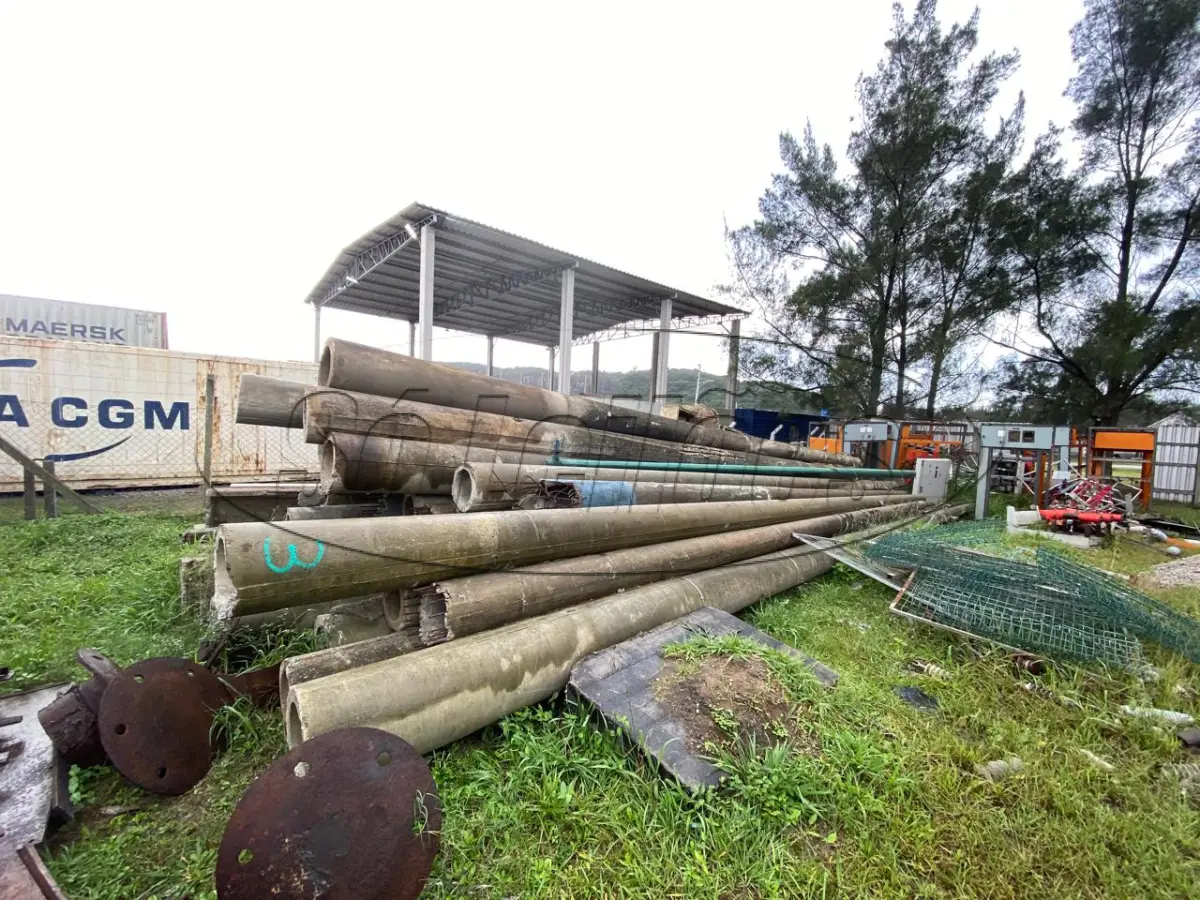 LOTE 001 - Postes de concreto