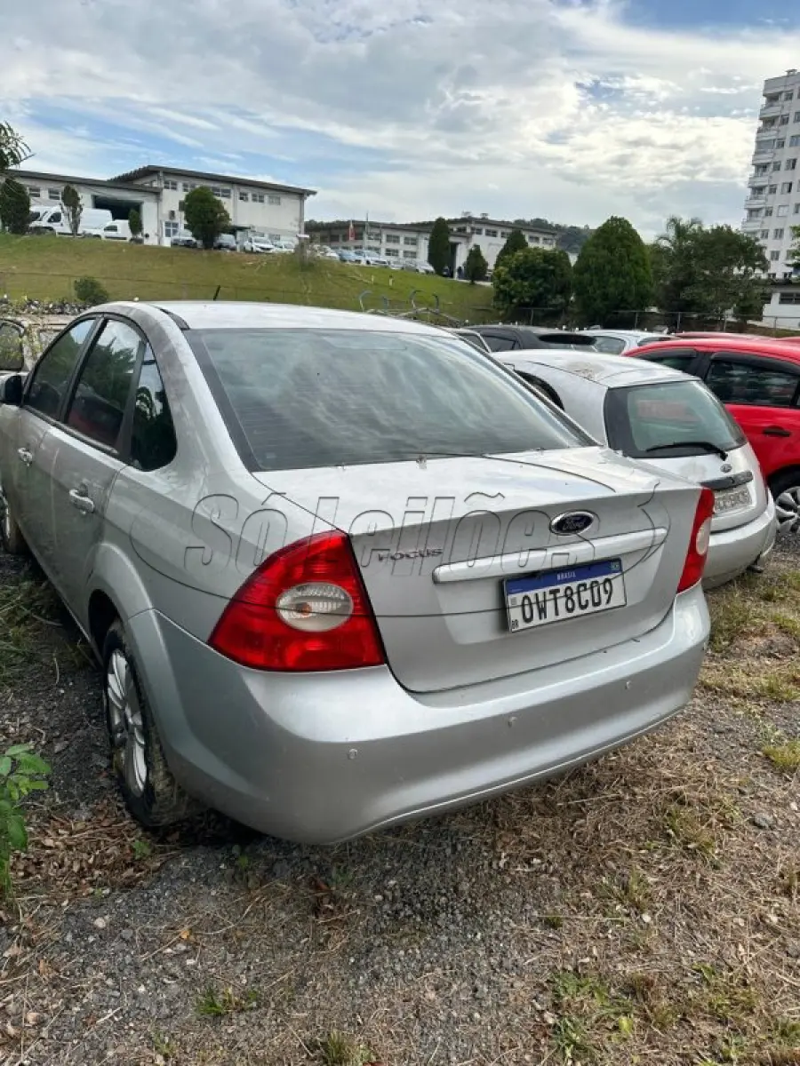 LOTE 001 - Automóvel