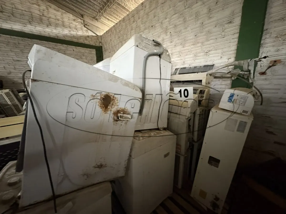 LOTE 010 - Sucata