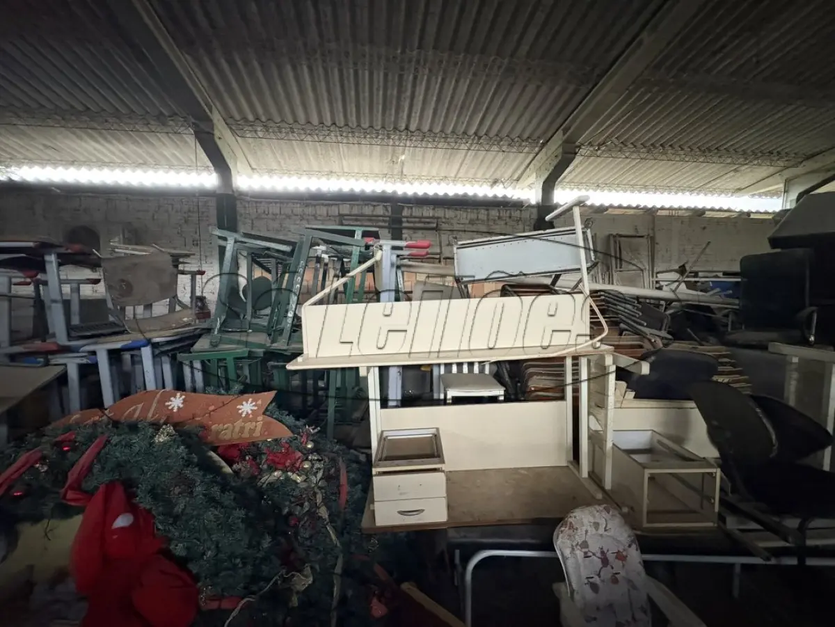LOTE 009 - Sucata