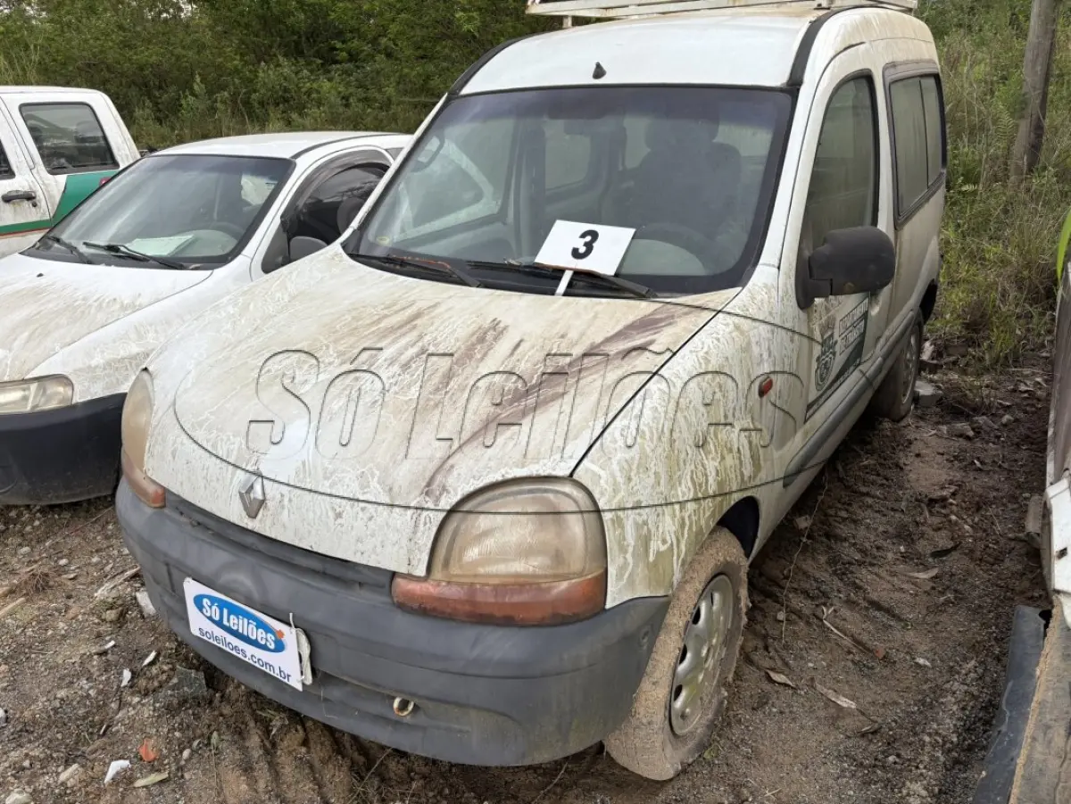 LOTE 003 - Van