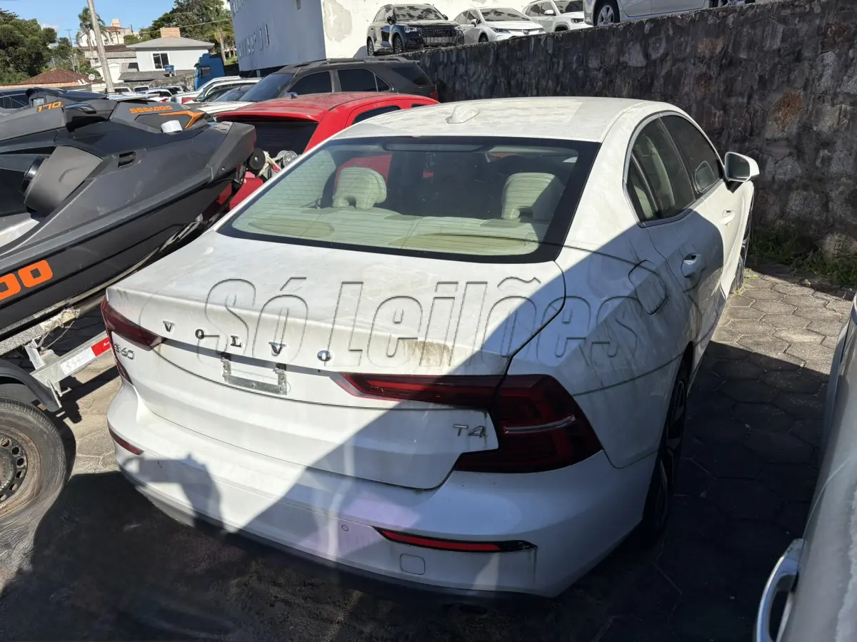 LOTE 001 - Automóvel