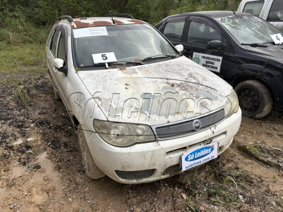 LOTE 005 - Automóvel