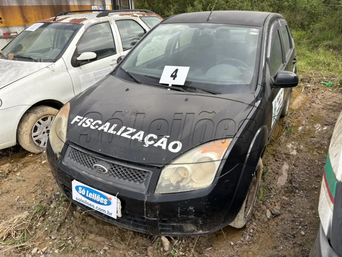 LOTE 004 - Automóvel