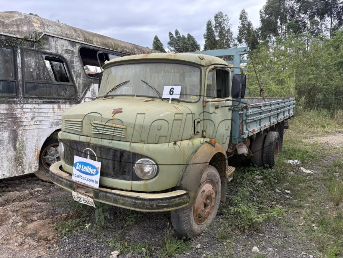 LOTE 006 - Caminhão