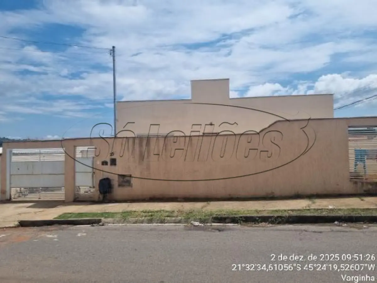 LOTE 172 - MG /  VARGINHA / CASA