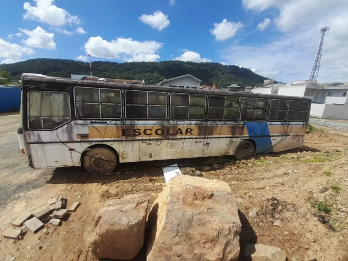 LOTE 007 - Ônibus Sucata VW