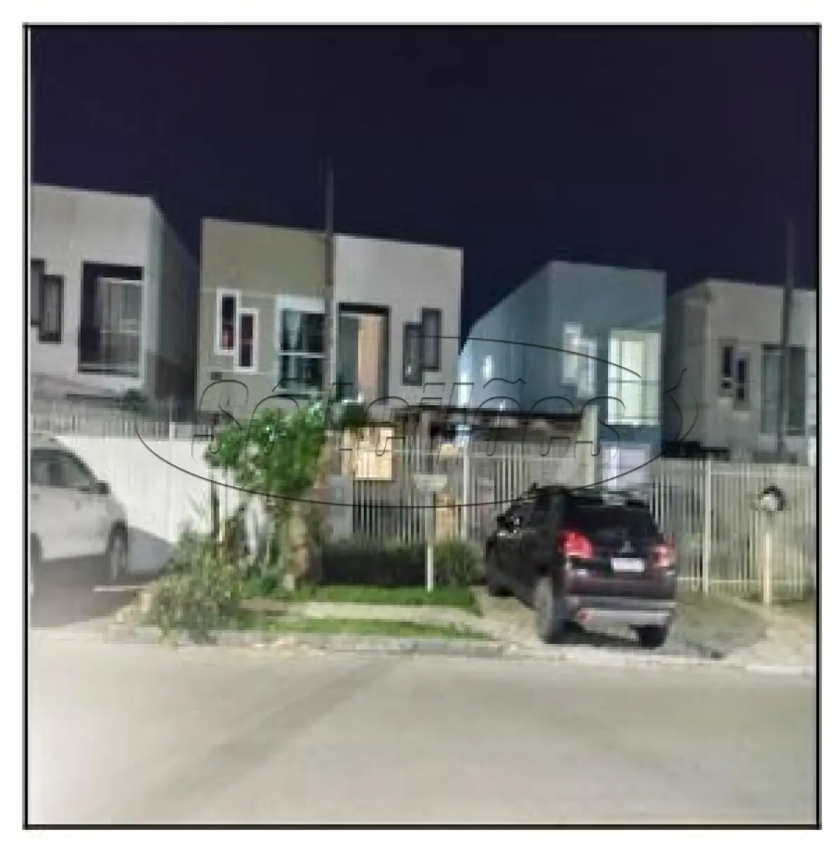 LOTE 256 - PR / CURITIBA / CASA