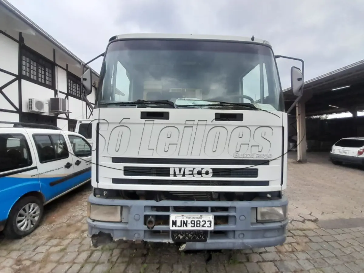 LOTE 004 - Caminhão