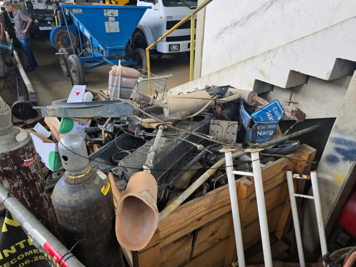 LOTE 009 - Material Ferroso