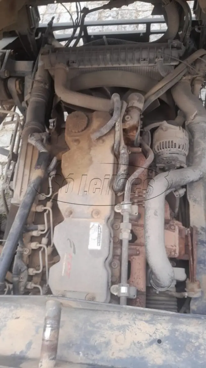 LOTE 004 - Caminhão