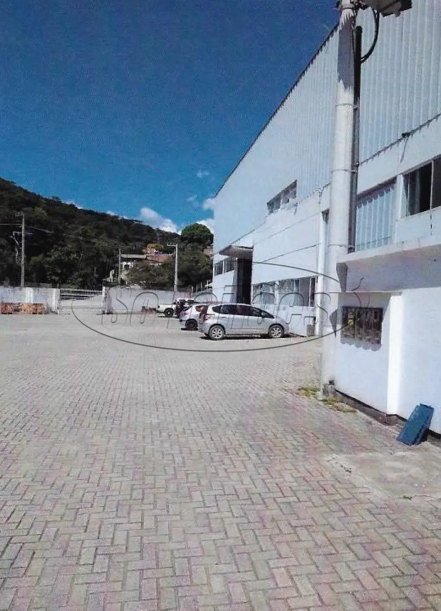 LOTE 001 - Terreno e Galpão