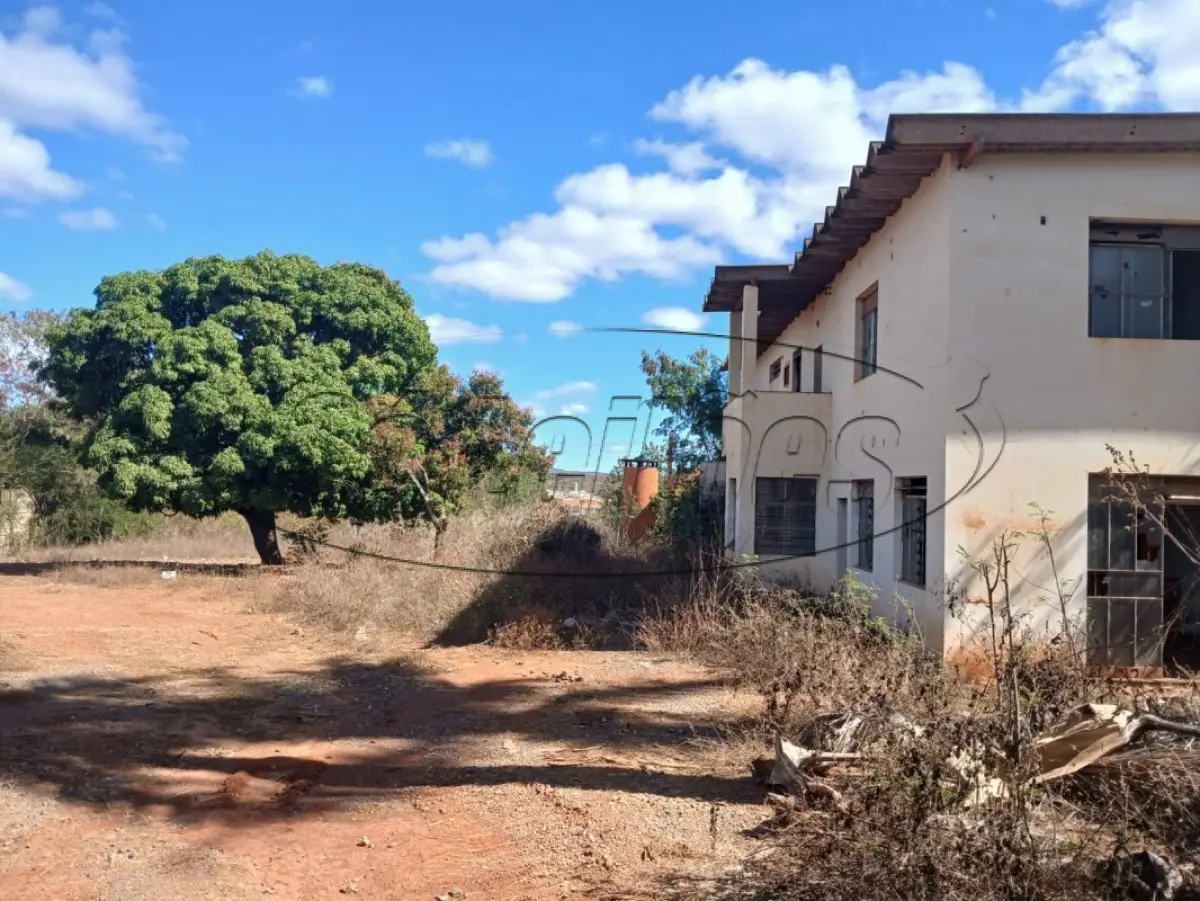 LOTE 001 - Terreno Rural Edificado