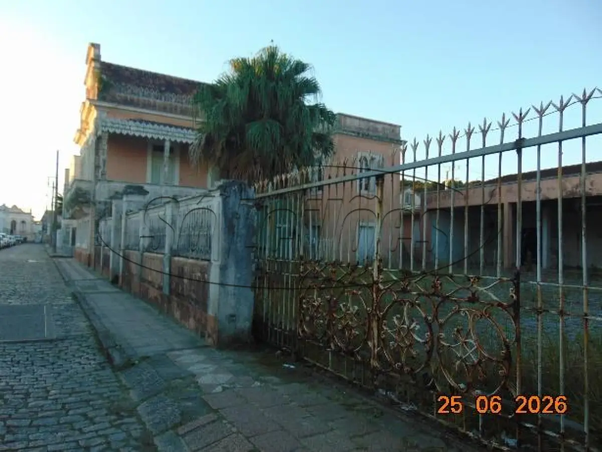 LOTE 003 - TERRENO EDIFICADO EM LAGUNA/SC (CASARÃO)