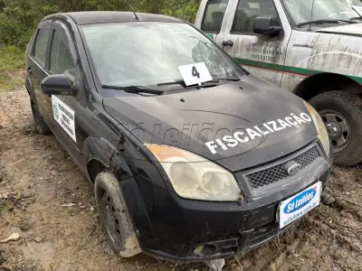 LOTE 004 - Automóvel