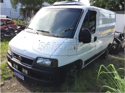 LOTE 001 - Utilitário Furgão