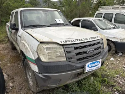 LOTE 001 - Caminhonete