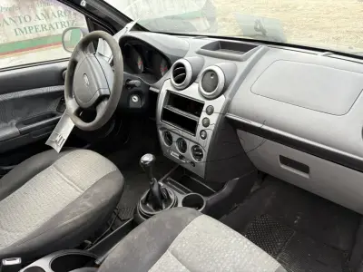 LOTE 004 - Automóvel