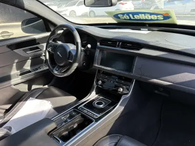 LOTE 002 - Automóvel