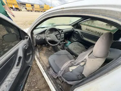 LOTE 012 - Automóvel