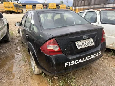 LOTE 004 - Automóvel