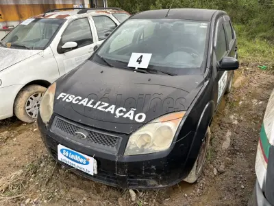 LOTE 004 - Automóvel