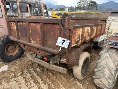 LOTE 007 - Caminhão