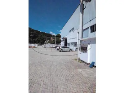 LOTE 001 - Terreno e Galpão