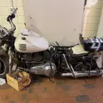 LOTE 044 - MOTOCICLETA