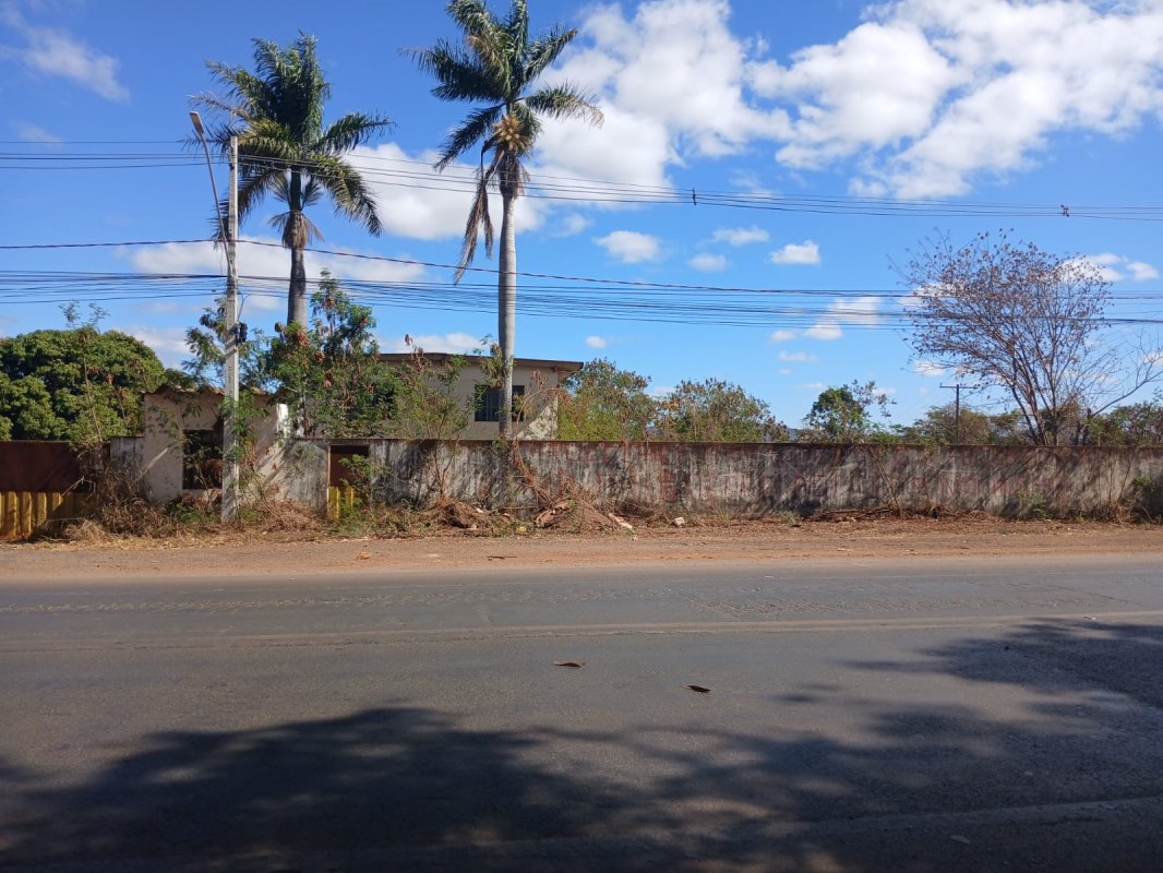Terreno Rural Edificado, localizado em Montes Claros - MG